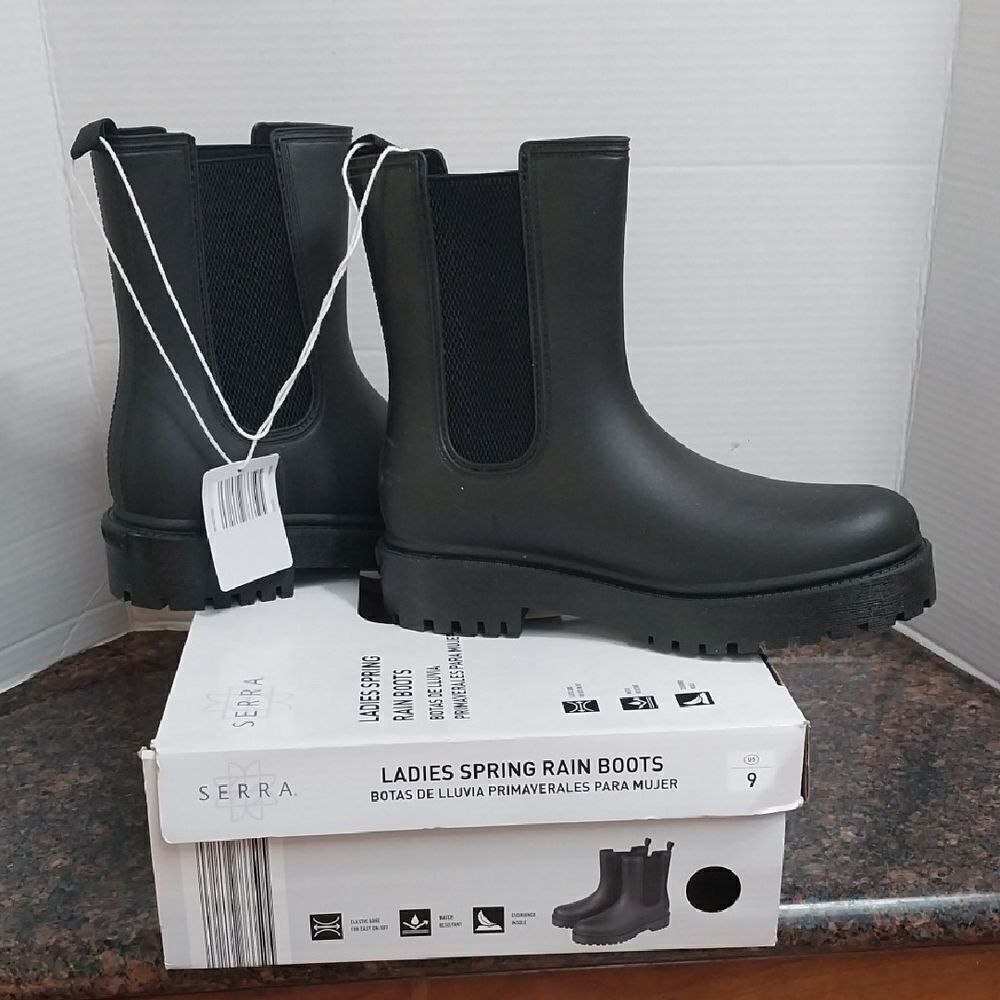 Serra Ladies Black Rain  and Garden Boots...SIZE 9...New in Box